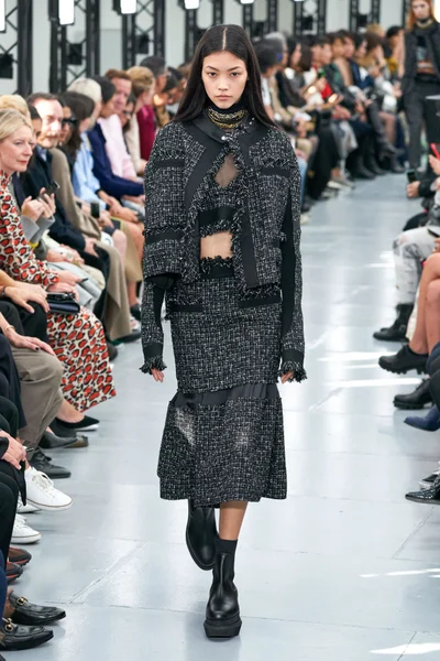 Look 17